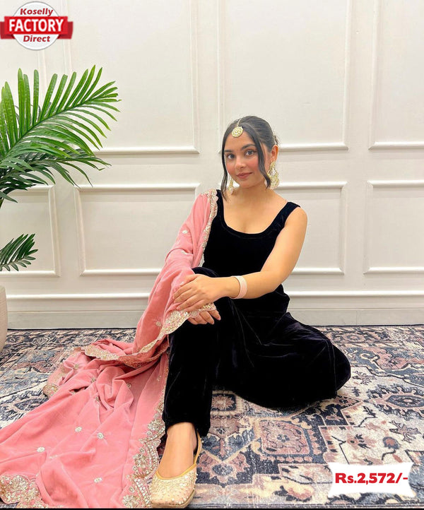 Black Velvet Kurtha Pant With Peach Dupatta