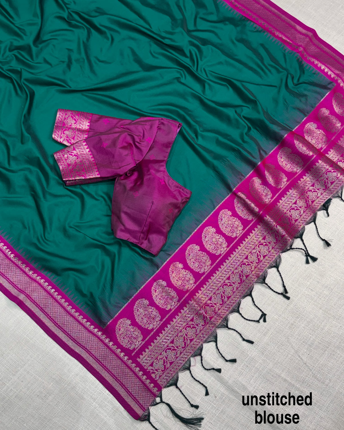 Rajniti Emerald Green Viscose Silk Jacquard Saree
